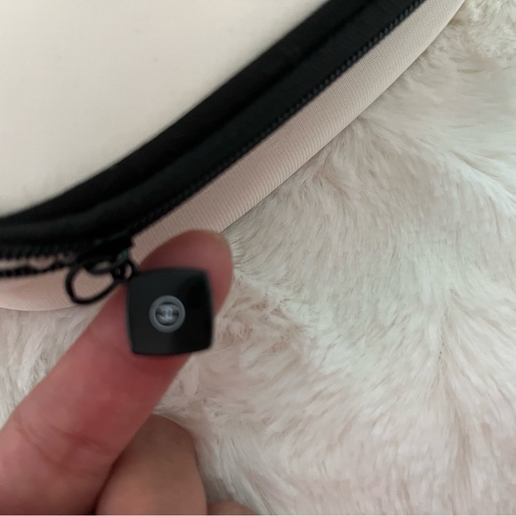 Chanel Les Beiges make up bag vanity case from Chanel Beauty - Picture 6 of 6